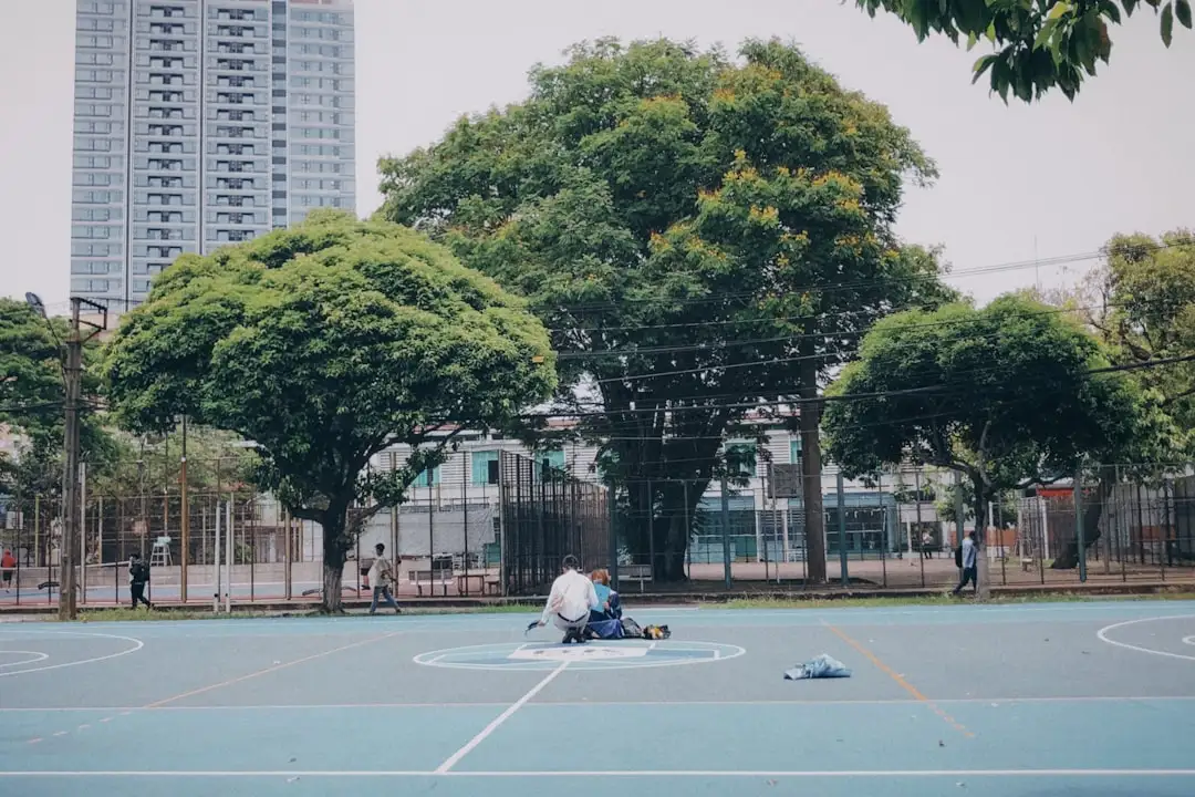 重庆校服定制面料选型指南:透气性与耐磨性的平衡策略正文配图 2