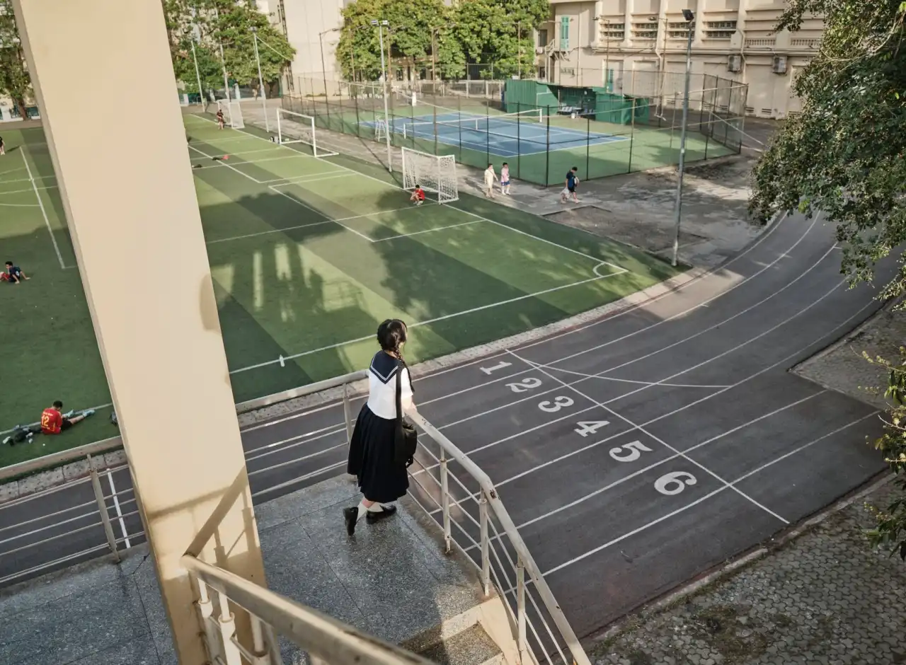校服定制面料怎么选?重庆学校采购学生装的实用参考指南正文配图 1